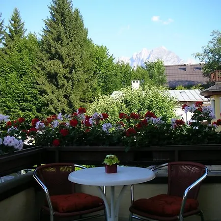 Apartment Cafe Rainer